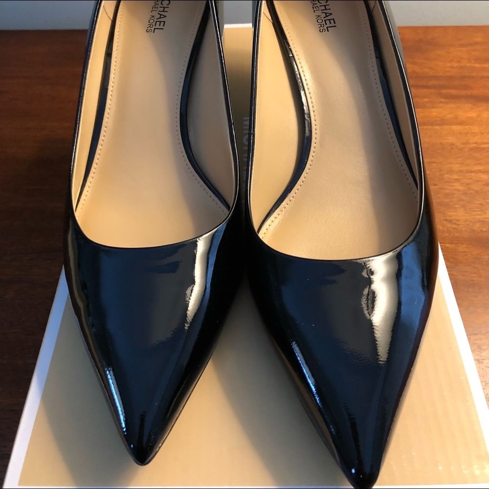 Michael KORS black patent kitten heel pumps